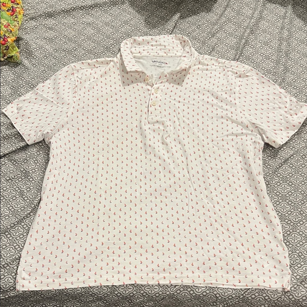 UNTUCKit White Polo with Red Pattern